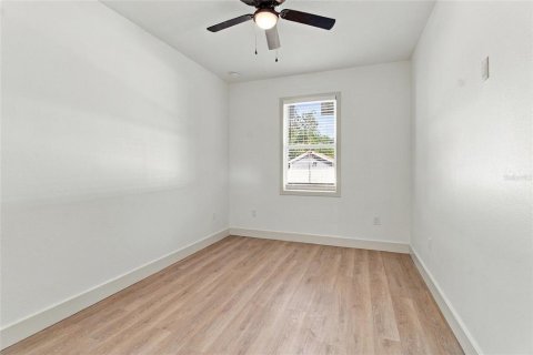 House in Tampa, Florida 3 bedrooms, 130.62 sq.m. № 2431813 - photo 18