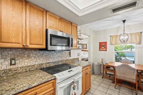 House in Tampa, Florida 3 bedrooms, 151.06 sq.m. № 1820680 - photo 8