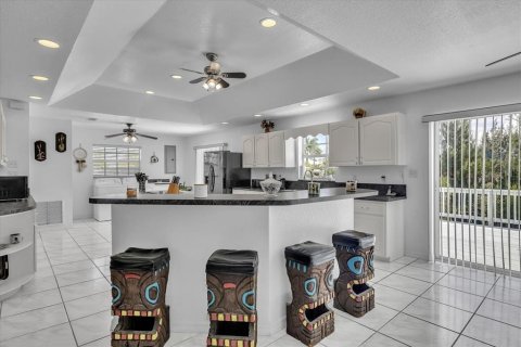 House in Punta Gorda, Florida 2 bedrooms, 172.33 sq.m. № 2103325 - photo 11