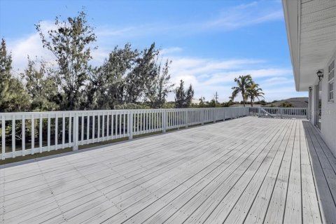 House in Punta Gorda, Florida 2 bedrooms, 172.33 sq.m. № 2103325 - photo 26