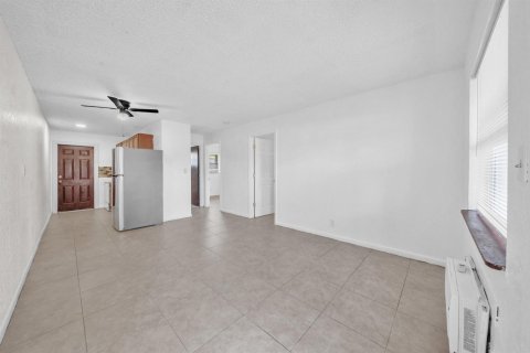 Appartement à louer à Deerfield Beach, Floride: 2 chambres, 58.81 m2 № 2343014 - photo 6