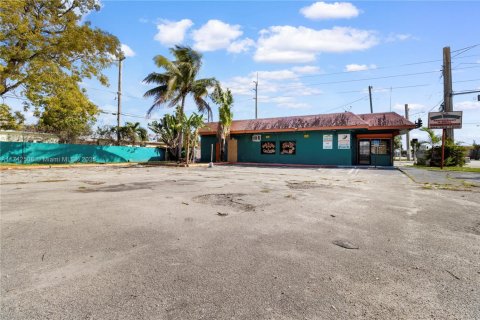 Commercial property in Hollywood, Florida № 1490849 - photo 11