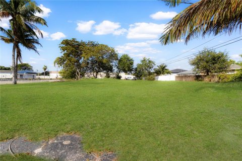 Commercial property in Hollywood, Florida № 1490849 - photo 9