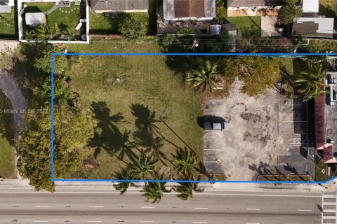 Commercial property in Hollywood, Florida № 1490849 - photo 13
