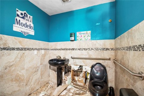 Commercial property in Hollywood, Florida № 1490849 - photo 6