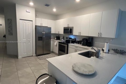 Adosado en venta en Homestead, Florida, 4 dormitorios, 169.08 m2 № 1709707 - foto 4