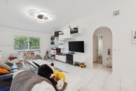 Villa ou maison à vendre à Davie, Floride: 3 chambres, 186.18 m2 № 1971868 - photo 16