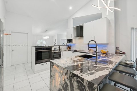 Villa ou maison à vendre à Davie, Floride: 3 chambres, 186.18 m2 № 1971868 - photo 10