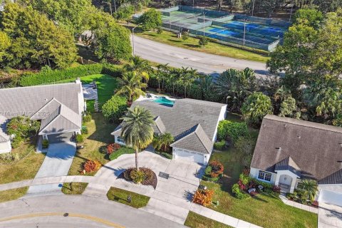 Villa ou maison à vendre à Davie, Floride: 3 chambres, 186.18 m2 № 1971868 - photo 2