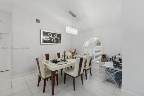 Villa ou maison à vendre à Davie, Floride: 3 chambres, 186.18 m2 № 1971868 - photo 9