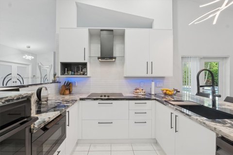 Villa ou maison à vendre à Davie, Floride: 3 chambres, 186.18 m2 № 1971868 - photo 11