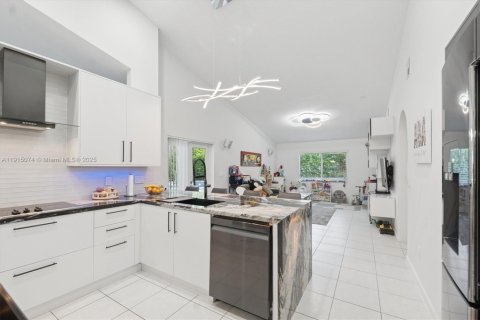 Villa ou maison à vendre à Davie, Floride: 3 chambres, 186.18 m2 № 1971868 - photo 13