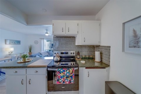 Condo in Clearwater, Florida, 1 bedroom  № 1722562 - photo 12