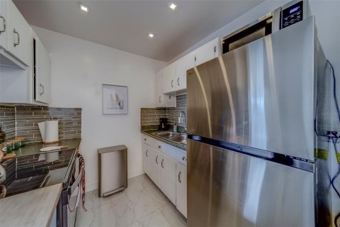 Condo in Clearwater, Florida, 1 bedroom  № 1722562 - photo 10