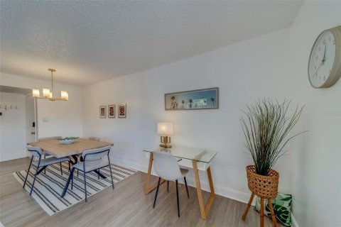 Condo in Clearwater, Florida, 1 bedroom  № 1722562 - photo 6