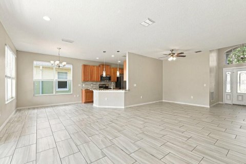 House in Sanford, Florida 3 bedrooms, 143.91 sq.m. № 2425223 - photo 3