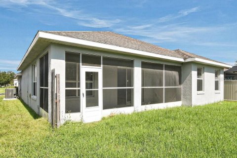House in Sanford, Florida 3 bedrooms, 143.91 sq.m. № 2425223 - photo 15
