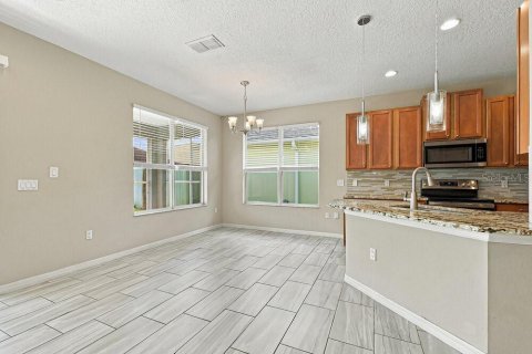 House in Sanford, Florida 3 bedrooms, 143.91 sq.m. № 2425223 - photo 6