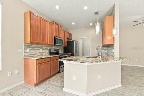 House in Sanford, Florida 3 bedrooms, 143.91 sq.m. № 2425223 - photo 7
