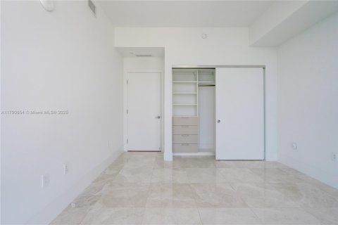 Condo in Miami, Florida, 3 bedrooms  № 1712869 - photo 26