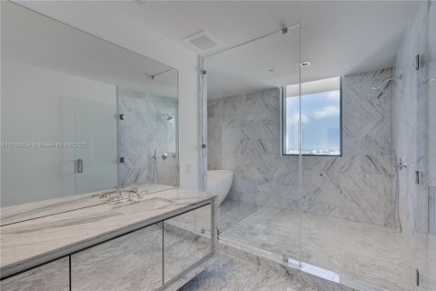 Condo in Miami, Florida, 3 bedrooms  № 1712869 - photo 20