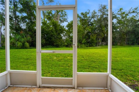 Touwnhouse à vendre à Land O' Lakes, Floride: 2 chambres, 120.4 m2 № 2216324 - photo 25