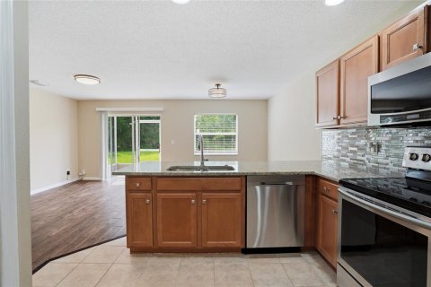 Touwnhouse à vendre à Land O' Lakes, Floride: 2 chambres, 120.4 m2 № 2216324 - photo 13