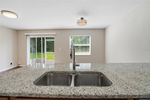 Touwnhouse à vendre à Land O' Lakes, Floride: 2 chambres, 120.4 m2 № 2216324 - photo 14