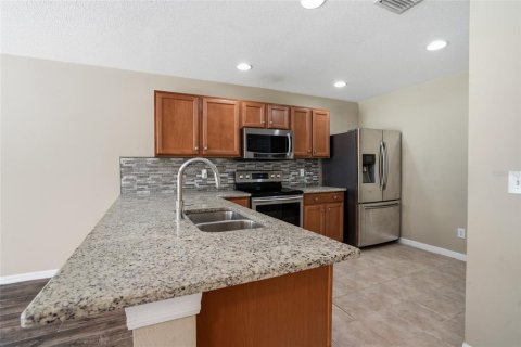 Touwnhouse à vendre à Land O' Lakes, Floride: 2 chambres, 120.4 m2 № 2216324 - photo 12