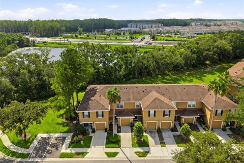 Touwnhouse à vendre à Land O' Lakes, Floride: 2 chambres, 120.4 m2 № 2216324 - photo 2