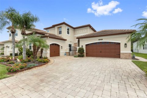 House in Wesley Chapel, Florida 4 bedrooms, 348.48 sq.m. № 2289951
