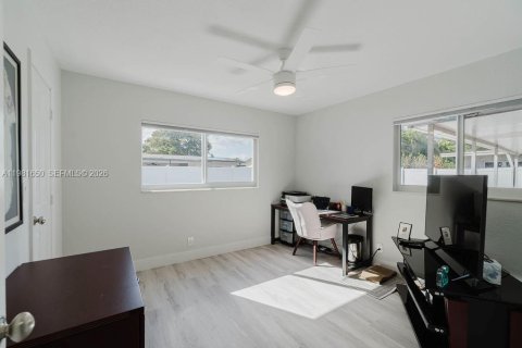 Купить виллу или дом в Пемброк-Пайнс, Флорида 4 спальни, 185.06м2, № 2043717 - фото 14