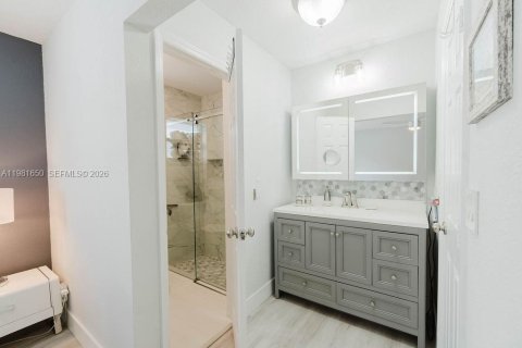 Купить виллу или дом в Пемброк-Пайнс, Флорида 4 спальни, 185.06м2, № 2043717 - фото 10