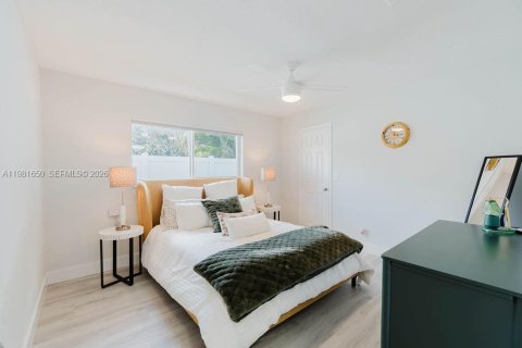 Купить виллу или дом в Пемброк-Пайнс, Флорида 4 спальни, 185.06м2, № 2043717 - фото 12