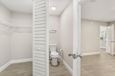 Condo in Lake Mary, Florida, 2 bedrooms  № 1914265 - photo 13