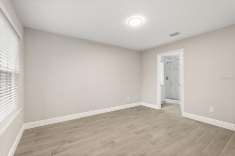 Condo in Lake Mary, Florida, 2 bedrooms  № 1914265 - photo 10