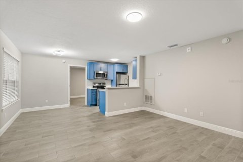 Condo in Lake Mary, Florida, 2 bedrooms  № 1914265 - photo 3