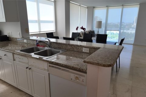 Condominio en venta en Aventura, Florida, 2 dormitorios, 115.66 m2 № 1937562 - foto 4