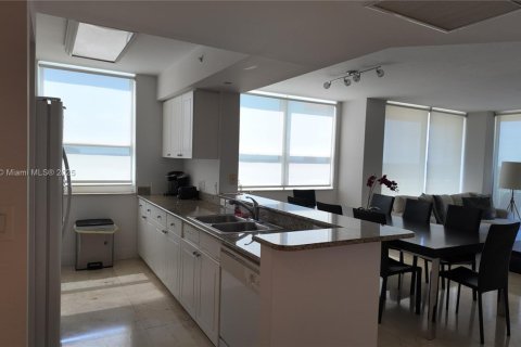 Condominio en venta en Aventura, Florida, 2 dormitorios, 115.66 m2 № 1937562 - foto 19