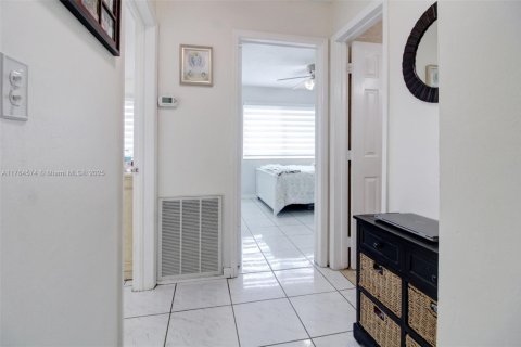 Villa ou maison à vendre à Miami, Floride: 3 chambres, 133.13 m2 № 1726347 - photo 21