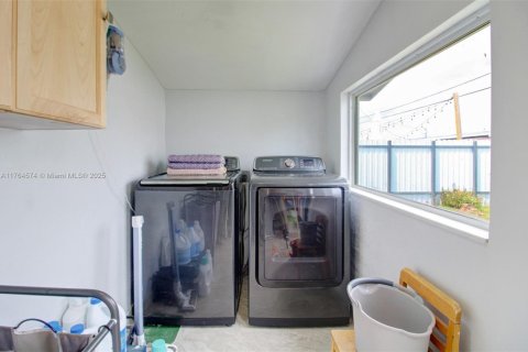 Villa ou maison à vendre à Miami, Floride: 3 chambres, 133.13 m2 № 1726347 - photo 15