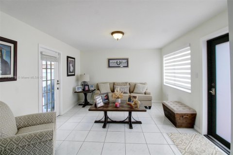 Villa ou maison à vendre à Miami, Floride: 3 chambres, 133.13 m2 № 1726347 - photo 7