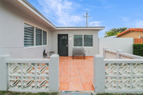 Villa ou maison à vendre à Miami, Floride: 3 chambres, 133.13 m2 № 1726347 - photo 6