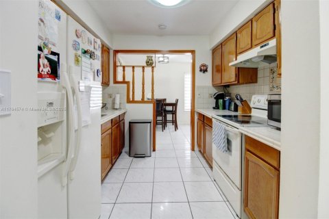 Villa ou maison à vendre à Miami, Floride: 3 chambres, 133.13 m2 № 1726347 - photo 11
