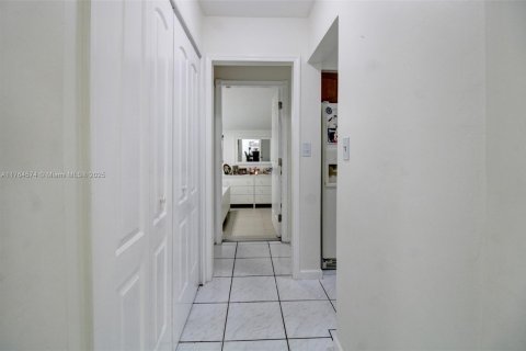 Villa ou maison à vendre à Miami, Floride: 3 chambres, 133.13 m2 № 1726347 - photo 10