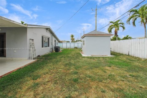 Villa ou maison à vendre à Miami, Floride: 3 chambres, 133.13 m2 № 1726347 - photo 23