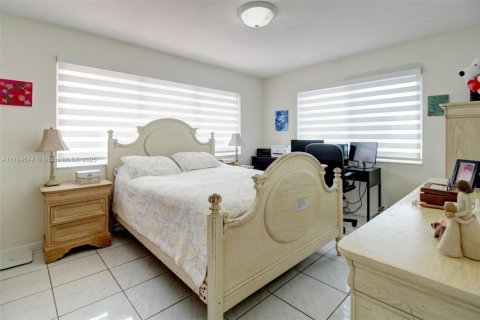 Villa ou maison à vendre à Miami, Floride: 3 chambres, 133.13 m2 № 1726347 - photo 18