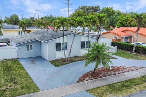 Villa ou maison à vendre à Miami, Floride: 3 chambres, 133.13 m2 № 1726347 - photo 26