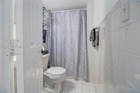 Villa ou maison à vendre à Miami, Floride: 3 chambres, 133.13 m2 № 1726347 - photo 13