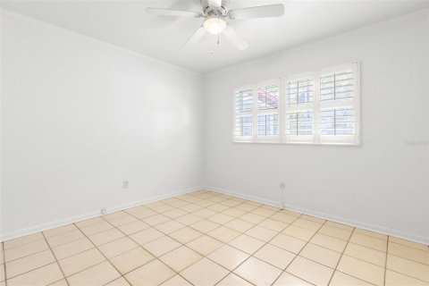 House in Tampa, Florida 3 bedrooms, 151.52 sq.m. № 1894188 - photo 20